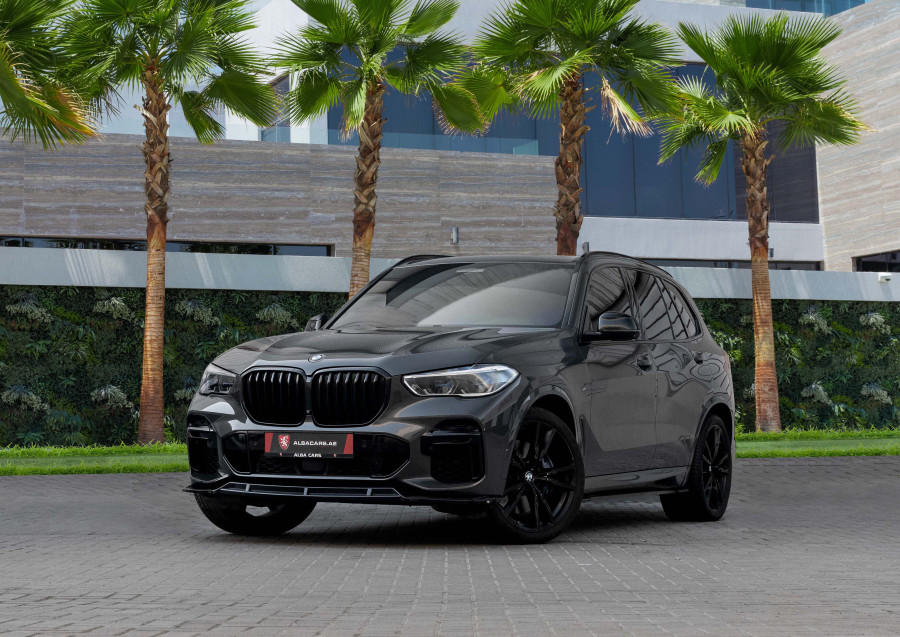 BMW X5 M50i