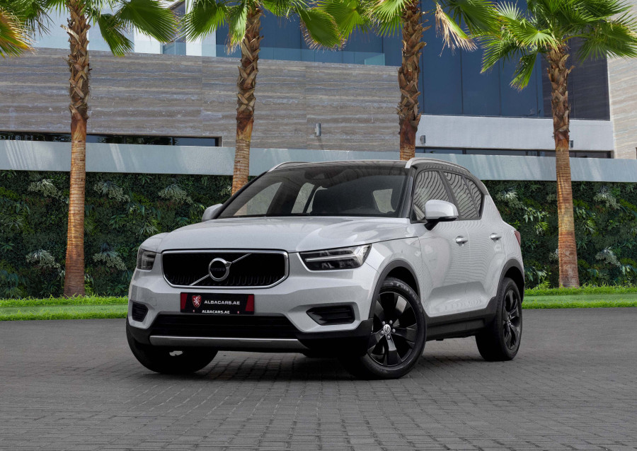 Volvo XC40 MOMENTUM